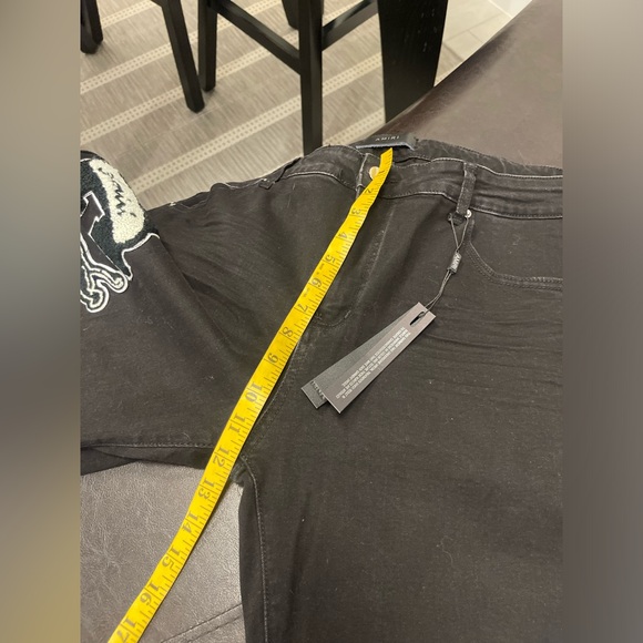 NWT Amiri Varsity Patch Logo Men's Black Distressed Jeans Size 38 - Picture 7 of 9